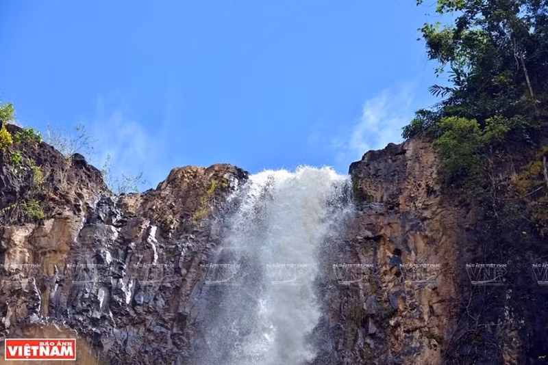 Según el idioma local, Lieng significa cascada, mientras que Nung quiere decir un lugar de descanso. (Fotografíao: VNA)