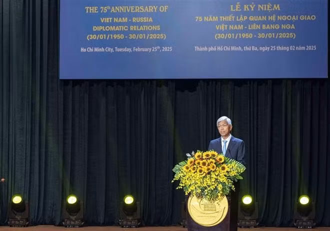 El vicepresidente del Comité Popular municipal, Vo Van Hoan, interviene en la cita. (Foto: VNA)
