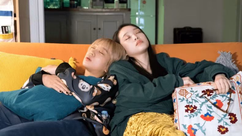 Una escena en la película " “Baby assasins”. 