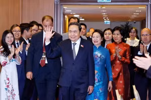 [Foto] Titular del Legislativo vietnamita se reúne con connacionales en Turquía