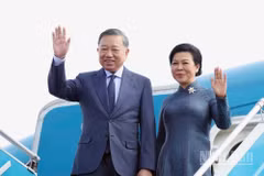 El secretario general del Partido Comunista de Vietnam y presidente del país, To Lam, acompañado de su esposa, Ngo Phuong Ly, parte de Hanói para realizar visitas a Rusia y Francia. (Foto: nhandan.vn)