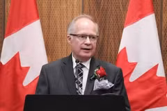Bryon Wilfert, ex presidente del Grupo Parlamentario de Amistad Canadá-Vietnam y actual asesor sénior del Consejo Empresarial Canadá-Vietnam. (Fuente: Asociación Canadiense de Exparlamentarios)