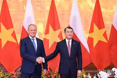 El premier vietnamita Le Minh Hung y su homólogo polaco Donald Tusk (Foto: Tran Hai)