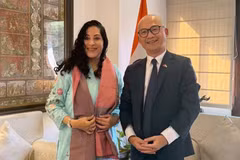 El embajador vietnamita en la India, Trinh Minh Manh, y la directora general del Consejo Indio de Relaciones Culturales, K. Nandini Singla. (Foto: Cortesía de la Embajada de Vietnam en India)