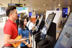Aeropuerto de Noi Bai recibe más de tres mil vuelos durante días festivos