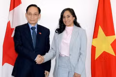 El ministro de Relaciones Exteriores de Vietnam, Le Hoai Trung, se reúne con su homóloga canadiense, Anita Anand. (Foto: Ministerio de Relaciones Exteriores de Vietnam)