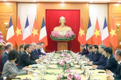 El secretario general del Partido Comunista de Vietnam, To Lam, se reúne en Hanói con el presidente de Francia, Emmanuel Macron, en ocasión de una visita de Estado de este, el 26 de mayo de 2025. (Foto: VNA)