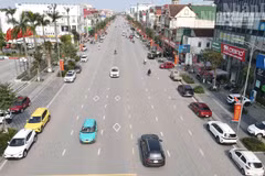 Los participantes recorrerán aproximadamente un kilómetro desde la Plaza Thanh Sen hasta el Centro de Promoción Cultural, Cinematográfica y Turística de la localidad, y luego regresarán al punto de partida. (Foto: Ngo Tuan)