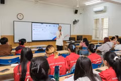 Las actividades presenciales del proyecto se desarrollan del 6 al 16 de octubre en destacados centros escolares y universidades de Vietnam. (Foto: XUAN HUNG)