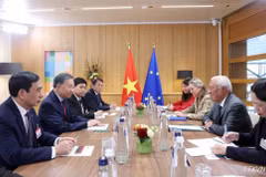 El secretario general del Partido Comunista y presidente de Vietnam, To Lam, sostiene conversaciones con el presidente del Consejo Europeo, António Costa. (Foto: VNA)