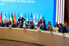 La vicepresidenta de Vietnam, Vo Thi Anh Xuan, pronuncia un discurso en la séptima Cumbre de la Conferencia sobre Interacción y Medidas de Construcción de Confianza en Asia. (Foto: VNA)