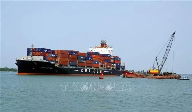 El puerto marítimo de Chu Lai, en la provincia de Quang Nam, da la bienvenida a barcos de 50 mil toneladas. (Fotografía: VNA)