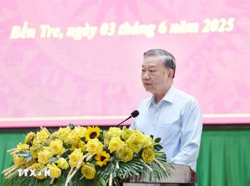 El secretario general del Partido Comunista de Vietnam, To Lam, interviene en la reunión. (Fotografía: VNA)