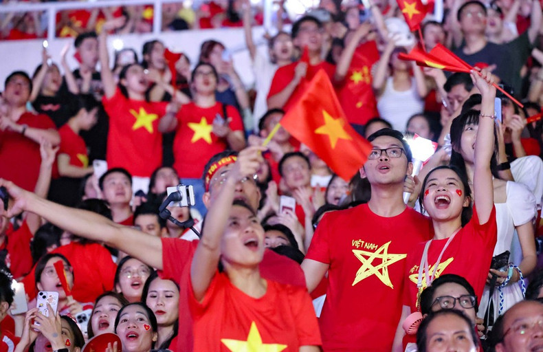 El programa artístico y político “La patria en el corazón” por el 80º aniversario de la Revolución de Agosto (19 de agosto) y el Día Nacional (2 de septiembre) ofrece un emotivo viaje que conecta los recuerdos heroicos del pasado con las aspiraciones del presente y el futuro.