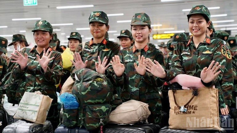 El vuelo VN9213 pone fin al viaje de entrenamiento y servicio de la misión A80, y devuelve a casa a más de 360 oficiales llenos de júbilo y orgullo.