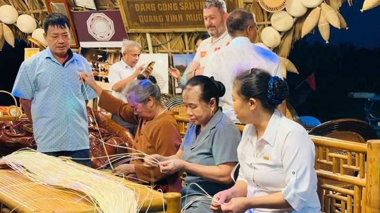 El festival de tejeduría ayuda a conservar el oficio emblemático del pueblecito.