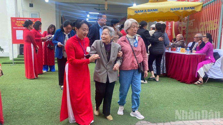 La alegría y el orgullo por unirse a la gran fiesta de la nación.