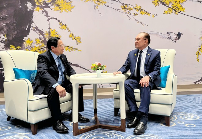 El primer ministro vietnamita, Pham Minh Chinh, se entrevista con su par de Malasia, Ibrahim Anwar. (Foto: VNA) El primer ministro vietnamita, Pham Minh Chinh, se entrevista con su par de Malasia, Ibrahim Anwar. (Foto: VNA)