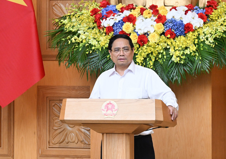 El primer ministro de Vietnam, Pham Minh Chinh, dirige la reunión. (Foto: Nhan Dan) El primer ministro de Vietnam, Pham Minh Chinh, dirige la reunión. (Foto: Nhan Dan)