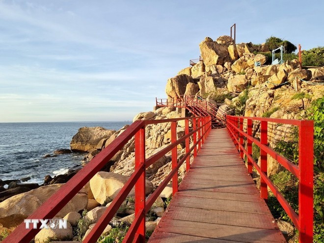 Hang Rai se ubica en la comuna de Vinh Hai, al sur de la provincia de Khanh Hoa. (Foto: VNA) Hang Rai se ubica en la comuna de Vinh Hai, al sur de la provincia de Khanh Hoa. (Foto: VNA)
