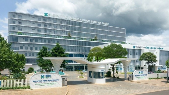 La fundación de numerosos hospitales privados en la provincia ha contribuido a mejorar la salud de la población local.