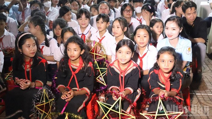 Niños de las etnias asentadas en Dak Lak reciben una constante atención y condiciones para desarrollarse integralmente.