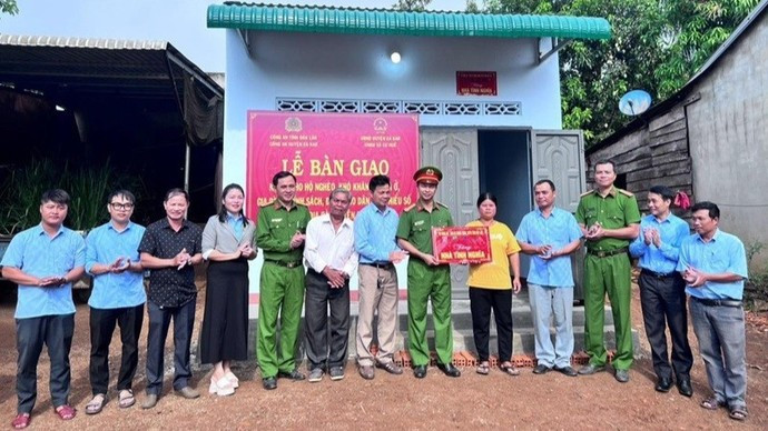 La provincia de Dak Lak finalizó en el período la construcción y reparación de ocho mil 915 casas, la totalidad del plan.
