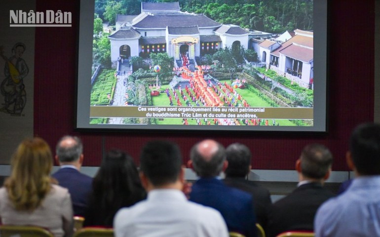 Los delegados aprecian los valores de paz, reconciliación y armonía que comparten Vietnam y la Unesco. Los delegados aprecian los valores de paz, reconciliación y armonía que comparten Vietnam y la Unesco.