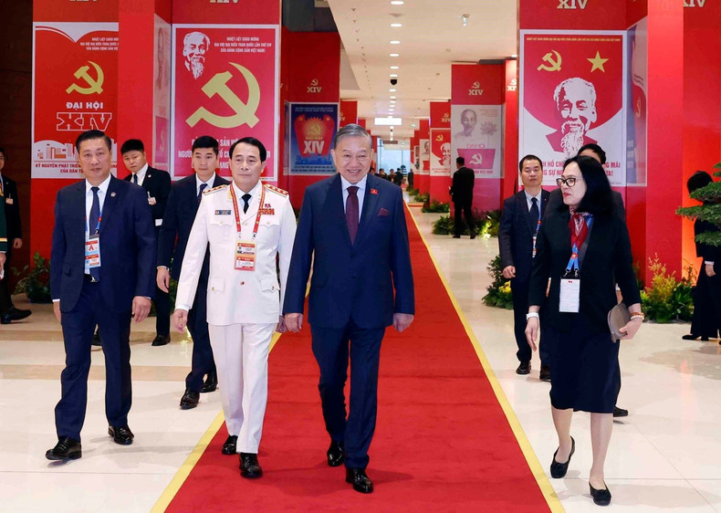 El secretario general del Partido Comunista de Vietnam, To Lam, llega al Centro Nacional de Convenciones.
