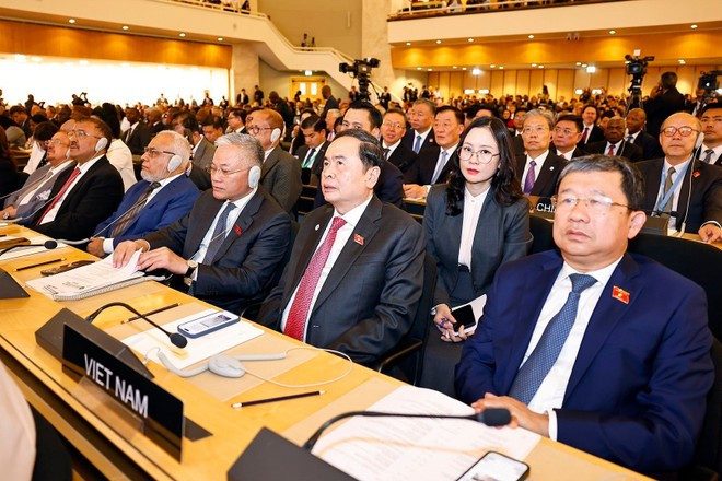 El presidente de la Asamblea Nacional de Vietnam, Tran Thanh Man, en la cita. (Foto: VNA) El presidente de la Asamblea Nacional de Vietnam, Tran Thanh Man, en la cita. (Foto: VNA)