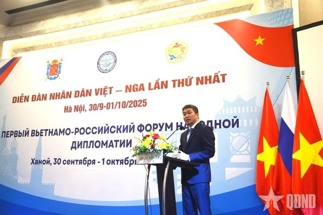 Phan Anh Son, presidente de la Unión de Organizaciones de Amistad de Vietnam, habla en el evento. (Foto: qdnd.vn) Phan Anh Son, presidente de la Unión de Organizaciones de Amistad de Vietnam, habla en el evento. (Foto: qdnd.vn)