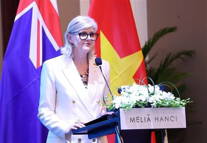 La gobernadora general de Australia, Sam Mostyn, habla en el evento. (Foto: VNA) La gobernadora general de Australia, Sam Mostyn, habla en el evento. (Foto: VNA)