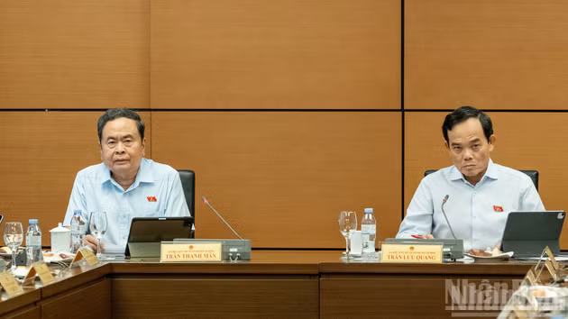 [Foto] Parlamento vietnamita analiza proyectos de ley y resoluciones relativos a proyectos que servirán a la APEC 2027