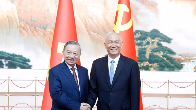 [Foto] Máximo dirigente vietnamita visita Museo de Historia del Partido Comunista de China
