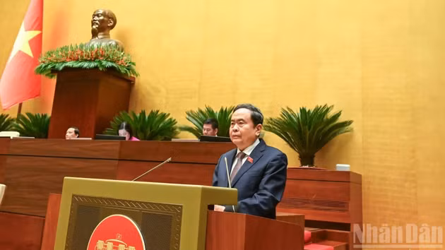 El presidente de la ANV, Tran Thanh Man, pronuncia el discurso de clausura del primer período de sesiones de la XV Legislatura.