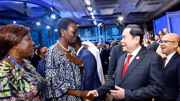 El presidente de la Asamblea Nacional, Tran Thanh Man, junto a la presidenta de la Unión Interparlamentaria (UIP), Tulia Ackson. (Foto: Doan Tan/VNA)