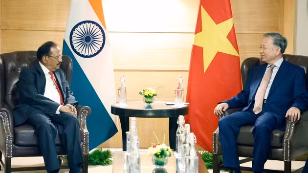 [Foto] Máximo dirigente de Vietnam se reúne con asesor de seguridad nacional de India
