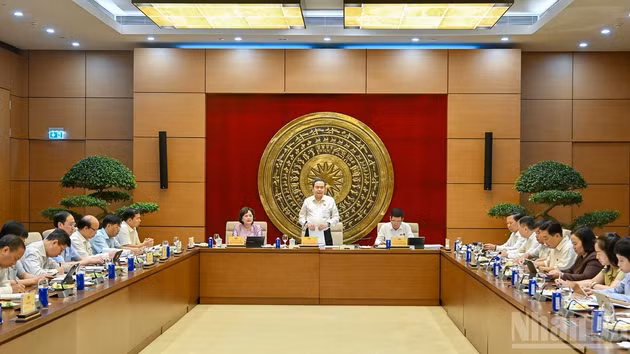 [Foto] Dirigente legislativo sostiene encuentro con Junta Permanente de Comisión de Economía y Finanzas