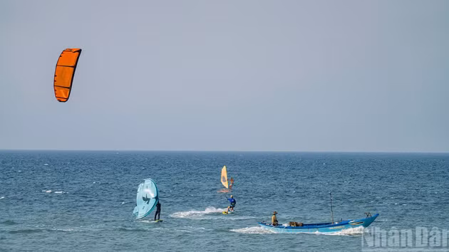 [Foto] Da Nang: Danza vibrante del viento sobre las olas en Hoi An