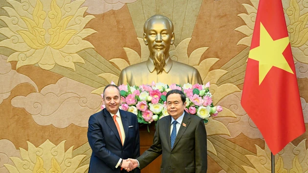 [Foto] Líder legislativo vietnamita recibe a primer vicepresidente del Parlamento griego