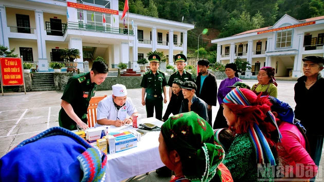 [Foto] Puesto fronterizo de Lung Cu, primera línea de la Patria