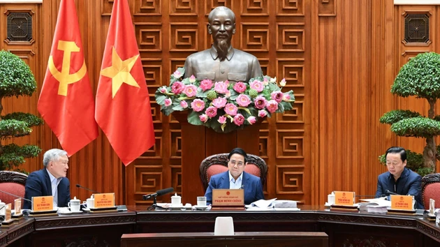 [Foto] Premier vietnamita preside reunión de la jefatura del Gobierno