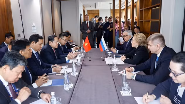 [Foto] Líder legislativo vietnamita se reúne con presidenta del Consejo de la Federación de Rusia