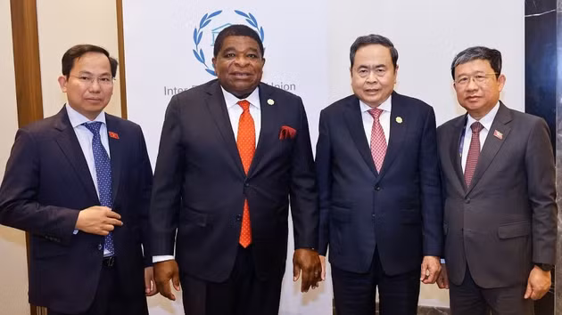 [Foto] Dirigente parlamentario vietnamita se reúne con secretario general de la UIP