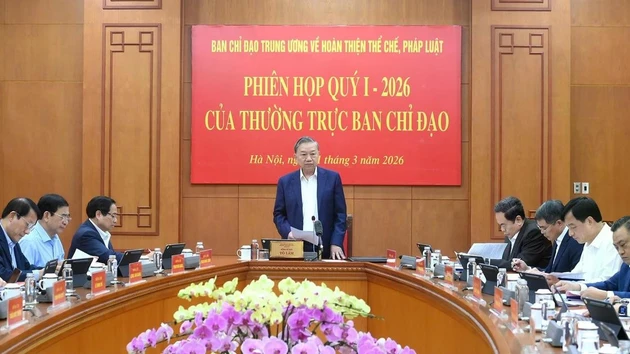 [Foto] Líder partidista dirige reunión del Comité Directivo sobre perfeccionamiento de instituciones y leyes