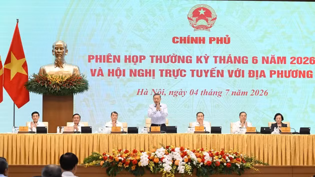 [Foto] Máximo dirigente de Vietnam asiste a la reunión ordinaria del Gobierno correspondiente a junio 