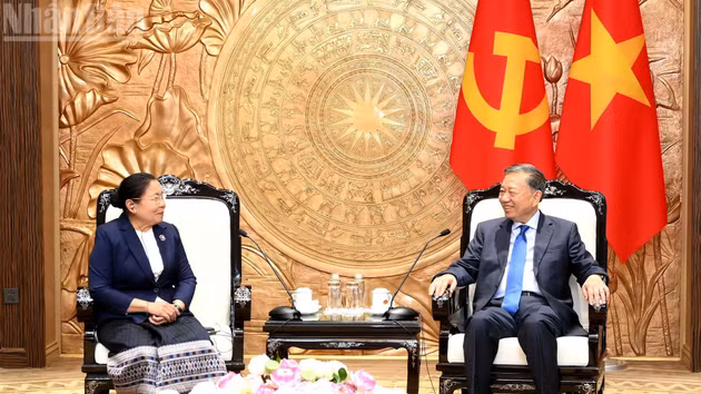 [Foto] Máximo dirigente vietnamita recibe a la alta funcionaria partidista de Laos