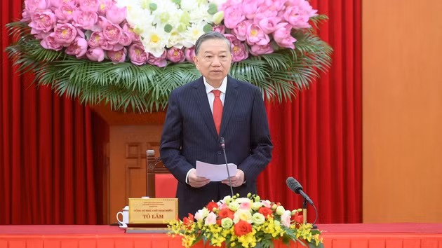 [Foto] Máximo líder de Vietnam se reúne con Consejo Teórico Central