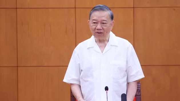 El secretario general del Partido Comunista y presidente de Vietnam, To Lam, preside la reunión.
