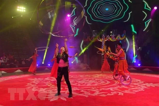 Espectáculo en el Festival Internacional de Circo. (Fotografía: VNA)